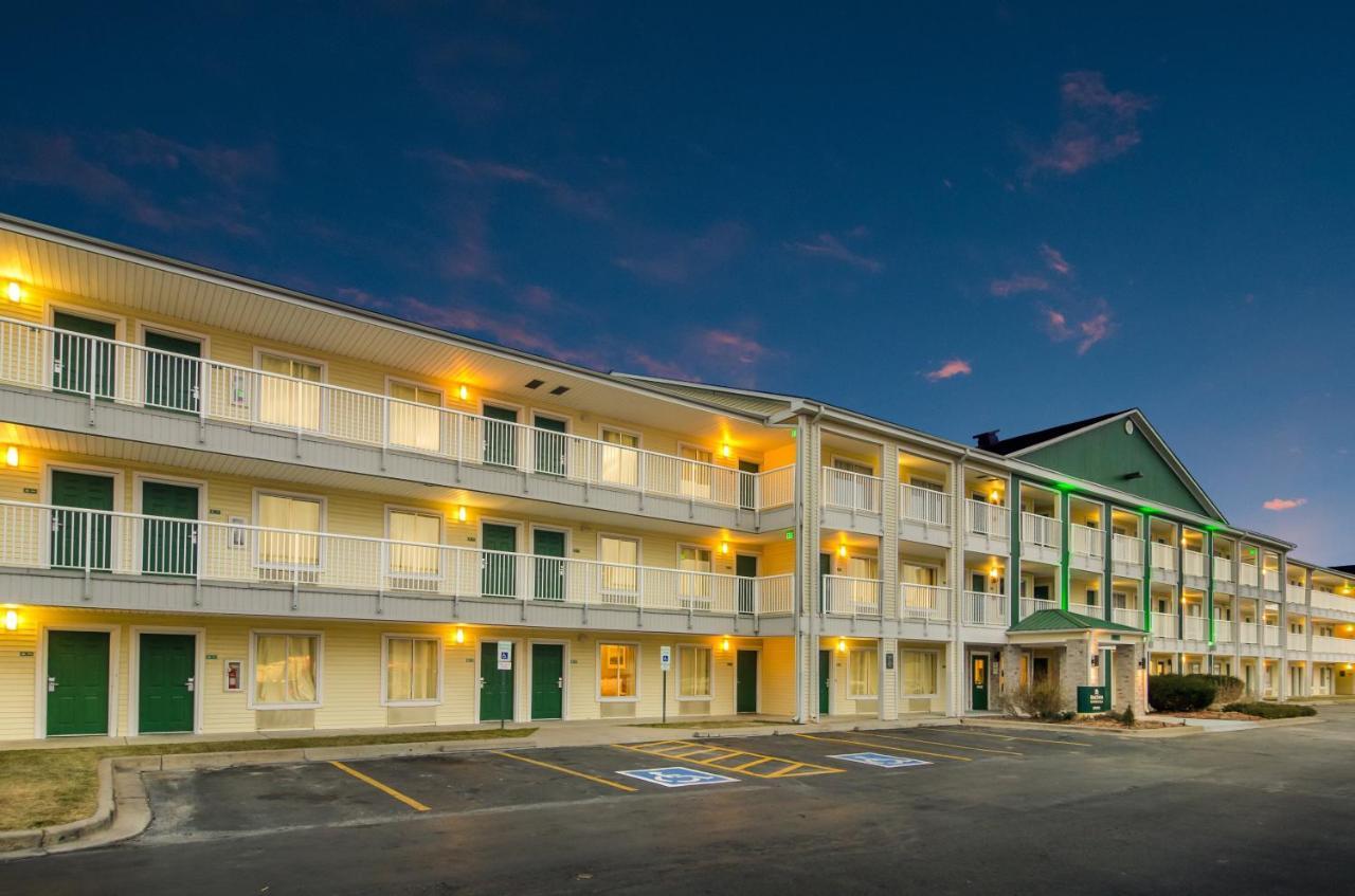 Hometowne Studios By Red Roof Lake Charles - Sulphur Exterior photo