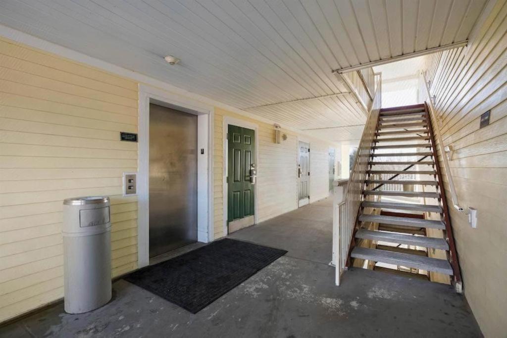 Hometowne Studios By Red Roof Lake Charles - Sulphur Exterior photo
